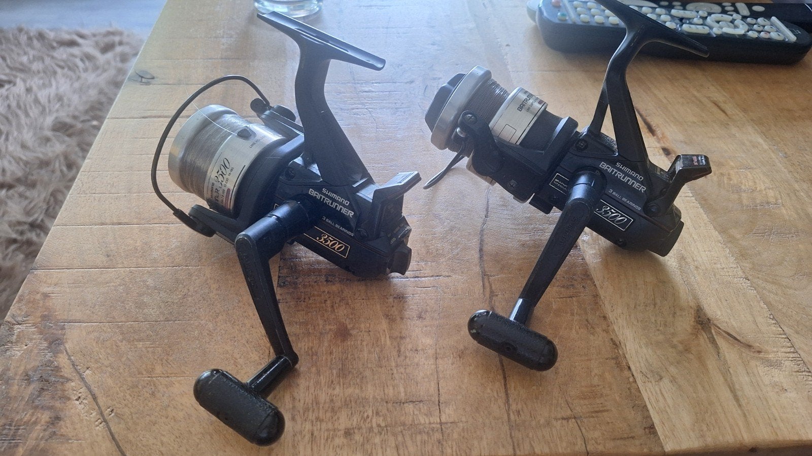 Shimano Baitrunner 3500 vismolens set van 2, Watersport en Boten, Hengelsport | Karpervissen, Ophalen, Zo goed als nieuw, Molen