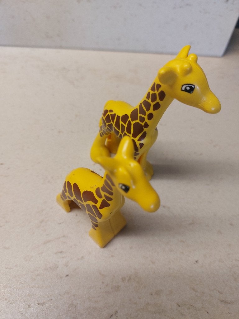 2 giraffen - 1 is iets groter dan de andere, Ophalen of Verzenden, Zo goed als nieuw, Minifiguur, Duplo