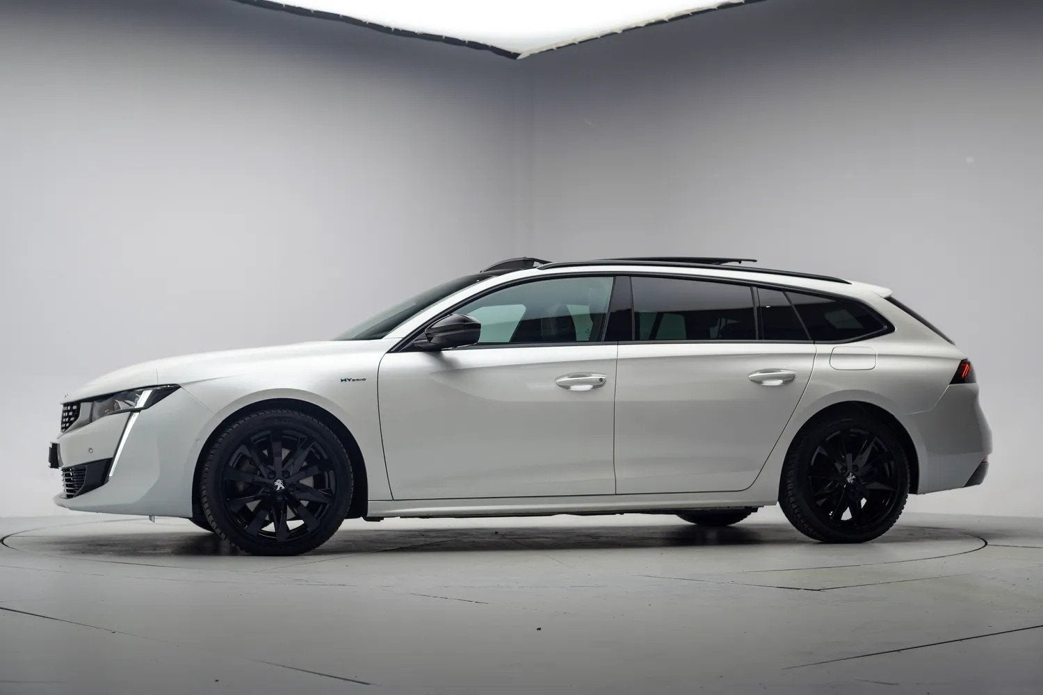 Peugeot 508 SW 1.6 HYbrid 225 GT Line [ LED Panorama Camera, Auto's, Automaat, 4 cilinders, 181 pk, Wit