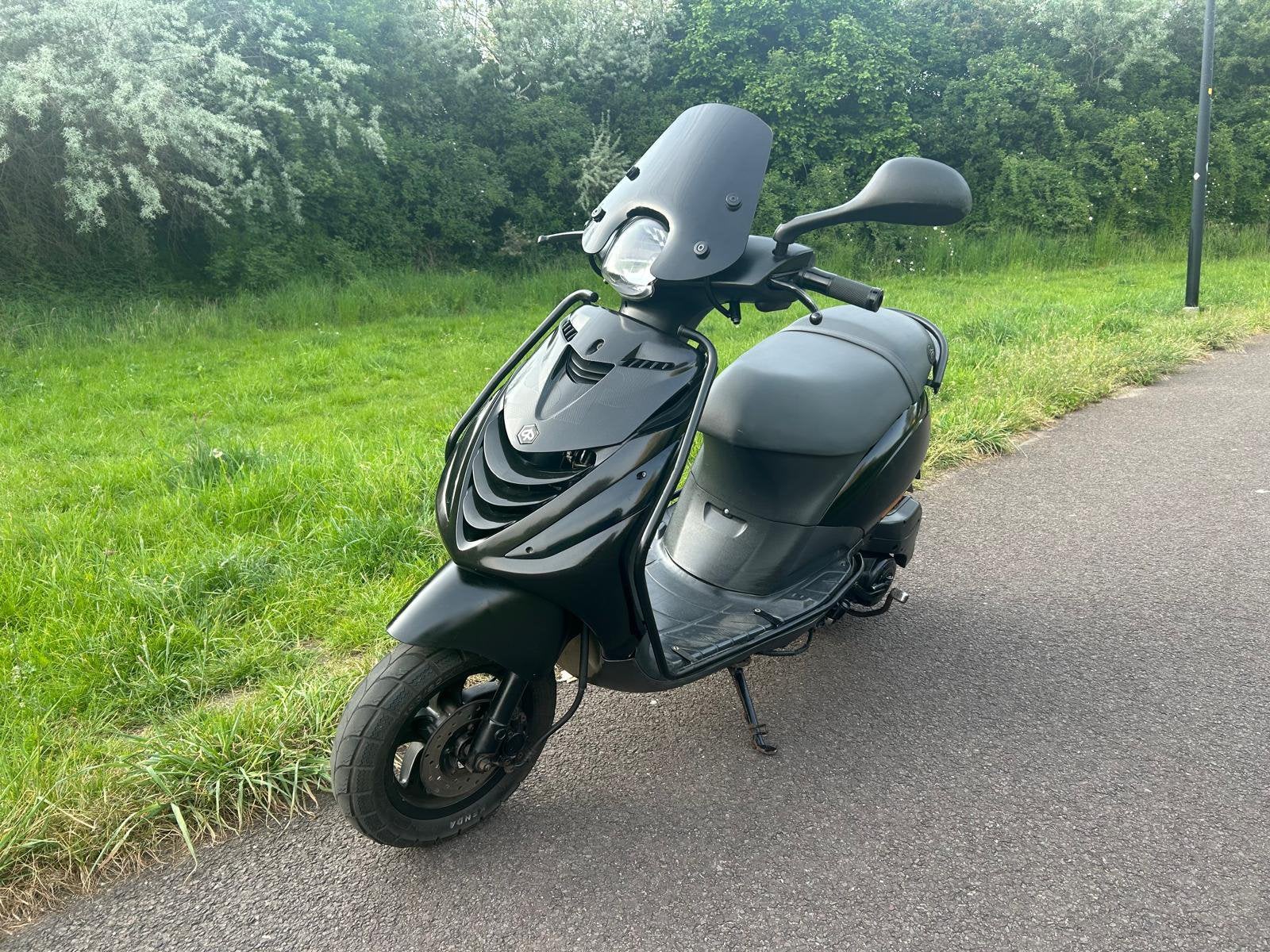 Zip 4t sp editie, Fietsen en Brommers, Scooters | Piaggio, Ophalen, Zo goed als nieuw, Benzine, Zip