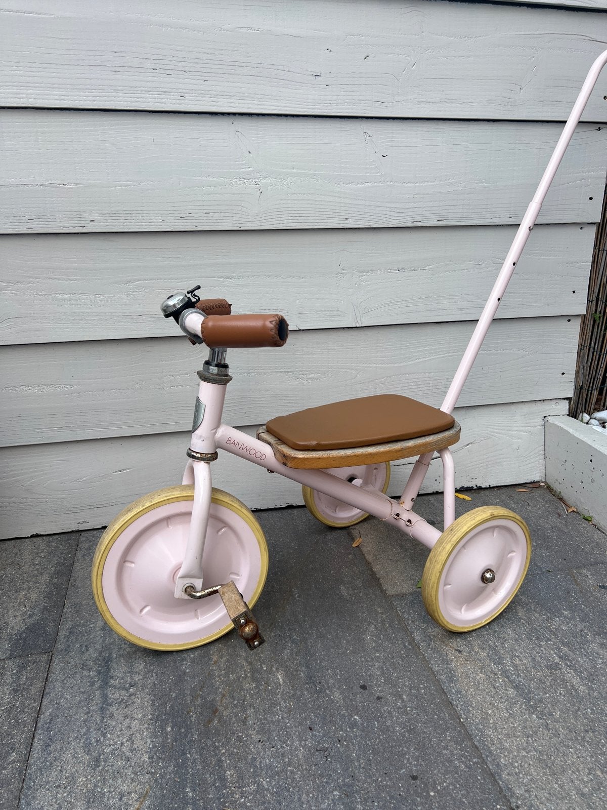 Banwood loopfiets/driewieler roze met duwstang, Ophalen, Gebruikt, Loopfiets