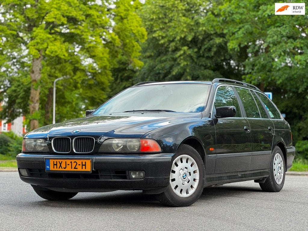 BMW 5-serie Touring 520i Executive, Auto's, Gebruikt, 150 pk, Zwart, Handgeschakeld