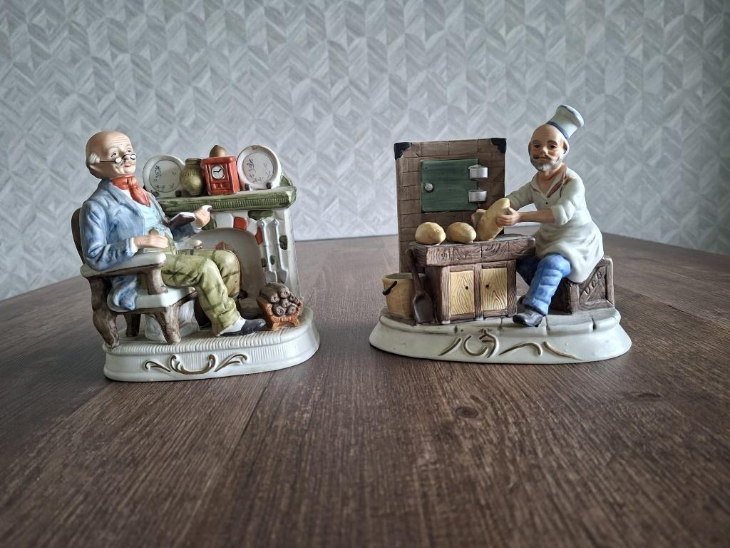 2 x beeld bakker en opa bij haardvuur  (16 cm hoog), Ophalen, Gebruikt, Mens