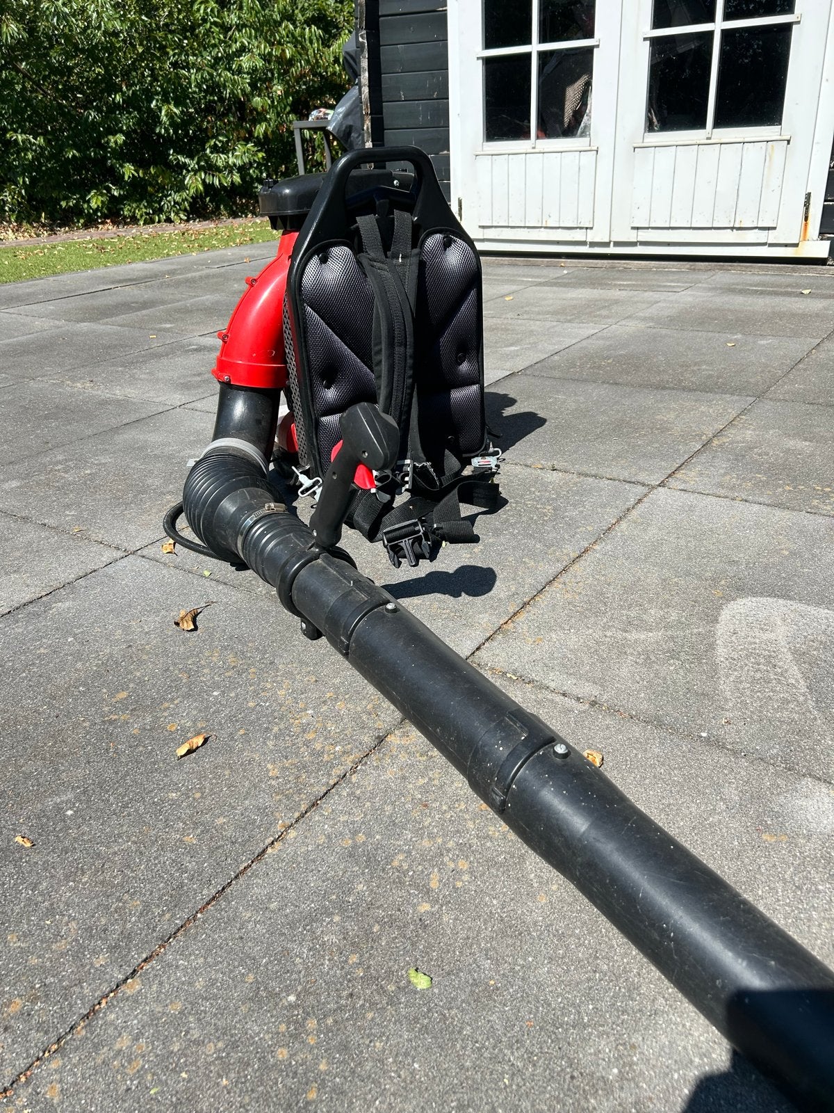 Hecht 972 EB-800-E Benzine Bladblazer Ruggedragen, Tuin en Terras, Ophalen, Gebruikt, Benzine, Ruggedragen
