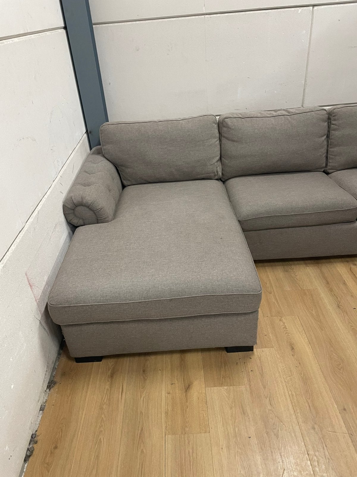 Foto 3 van Mooie luxe grijze urban sofa hoekbank - GEREINIGD!!!
