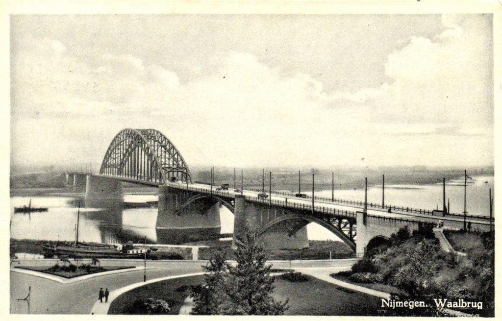 Nijmegen, Waalbrug - boot auto - 1949 gelopen, Verzamelen, Ophalen of Verzenden, 1940 tot 1960, Gelopen, Gelderland