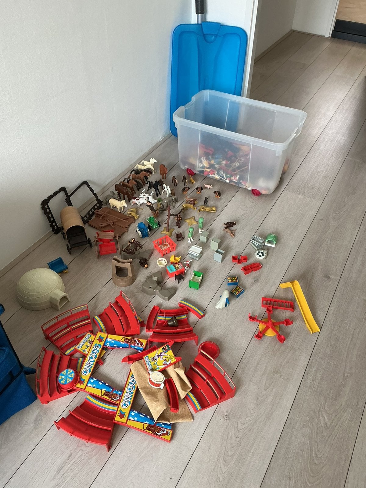 Playmobil,inclusief opbergdoos met deksel en wieltjes., Ophalen