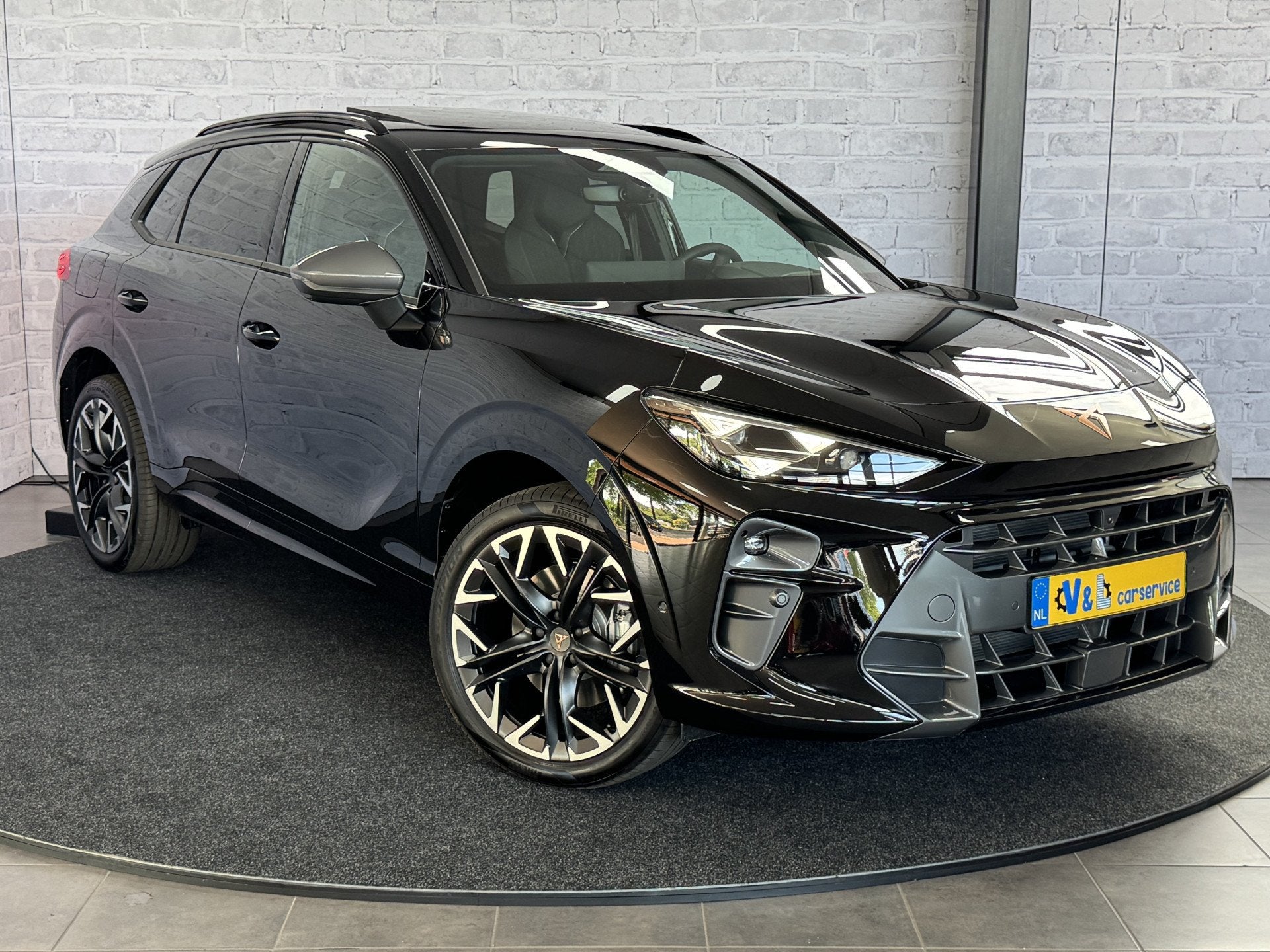 CUPRA Terramar 1.5 TSI e-Hybrid Pano Trekhaak Sennheiser HUD, 4 cilinders, Zwart, Bedrijf, Hybride Elektrisch/Benzine