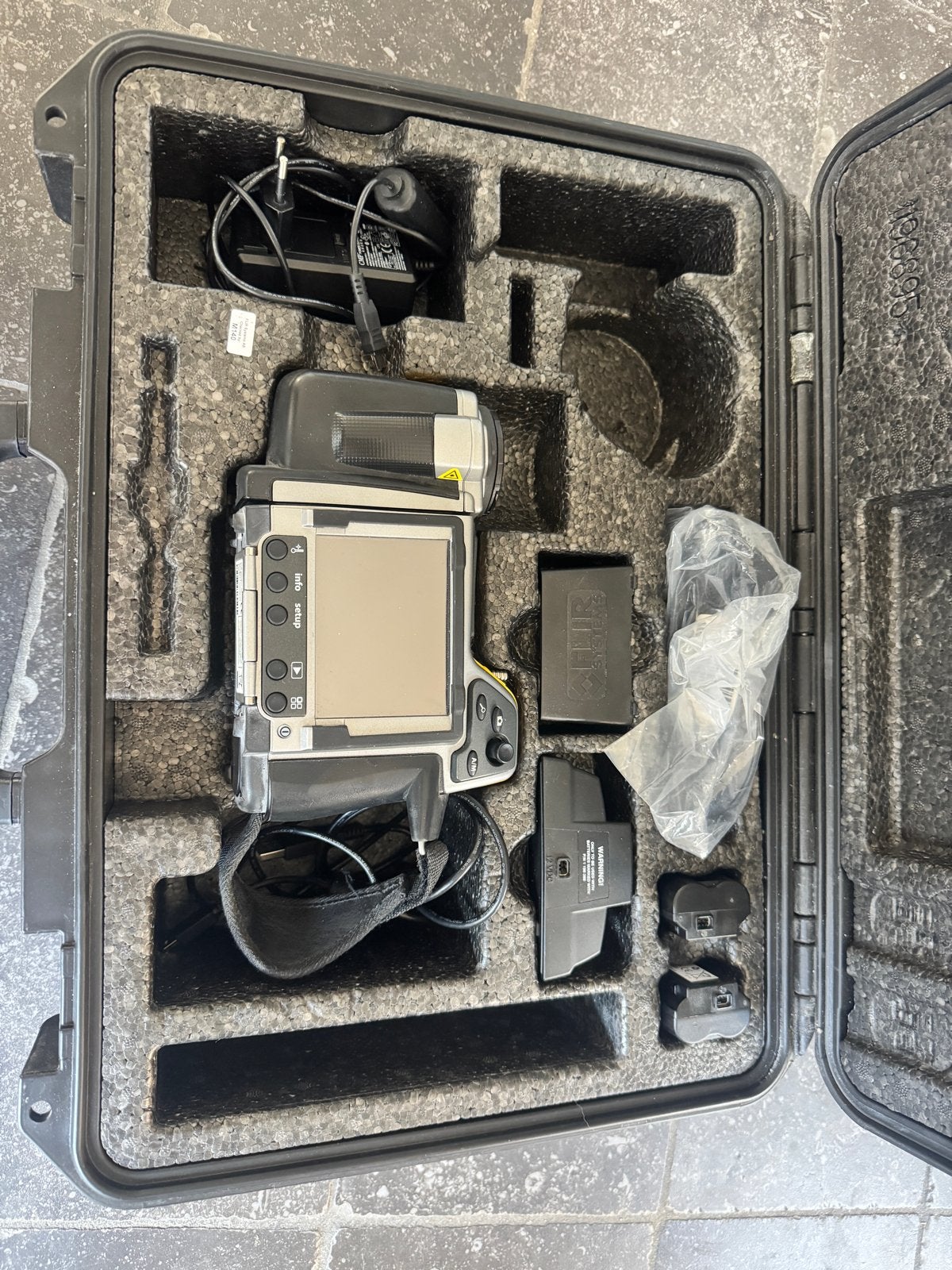 FLIR B335 warmtebeeldcamera met koffer en accessoires, Gebruikt, Verzenden, Overige typen, Accu