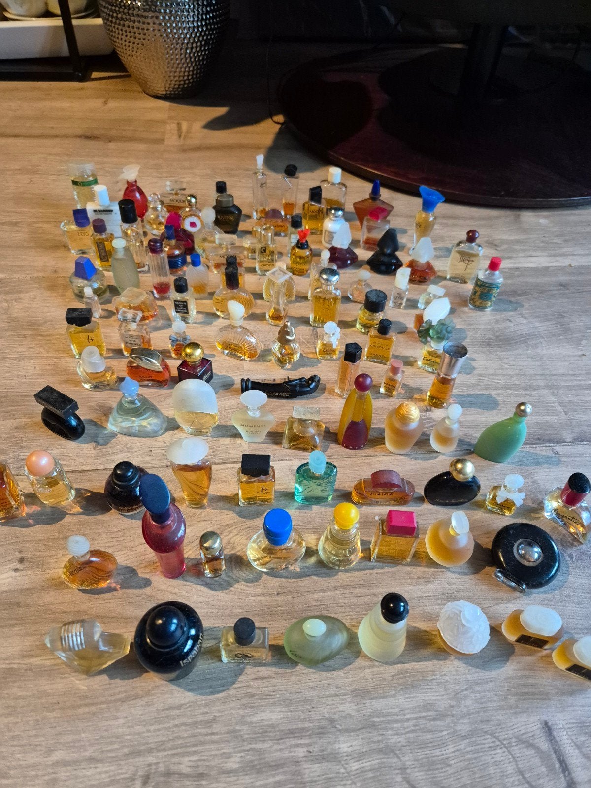 Grote verzameling vintage miniatuur gevulde parfumflesjes, Ophalen, Gebruikt, Parfumfles, Gevuld