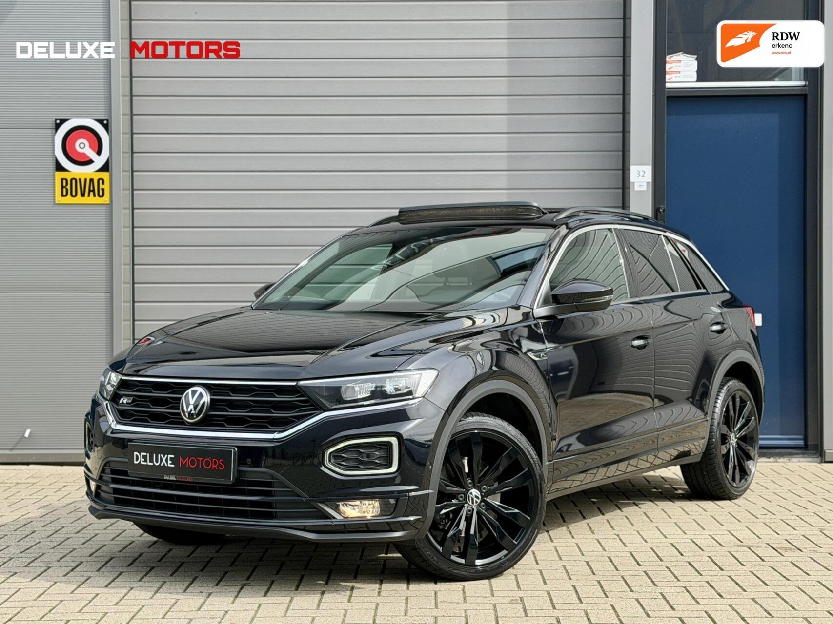 Volkswagen T-Roc 1.5 TSI R-Line Beats|Pano|Keyless|Dodehoek, Auto's, Dealer onderhouden, Zwart, 4 cilinders, Zwart