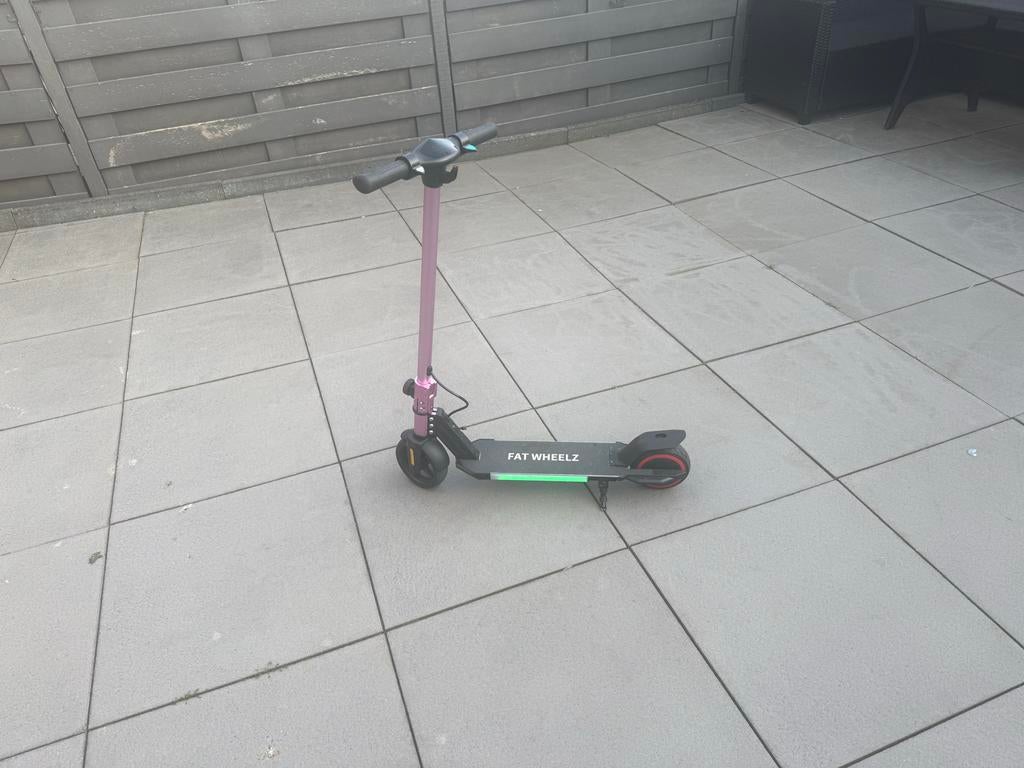 Fat Wheelz Elektrische Step voor Kinderen - Roze/Zwart, Ophalen of Verzenden, Gebruikt, Elektrische step (E-scooter)