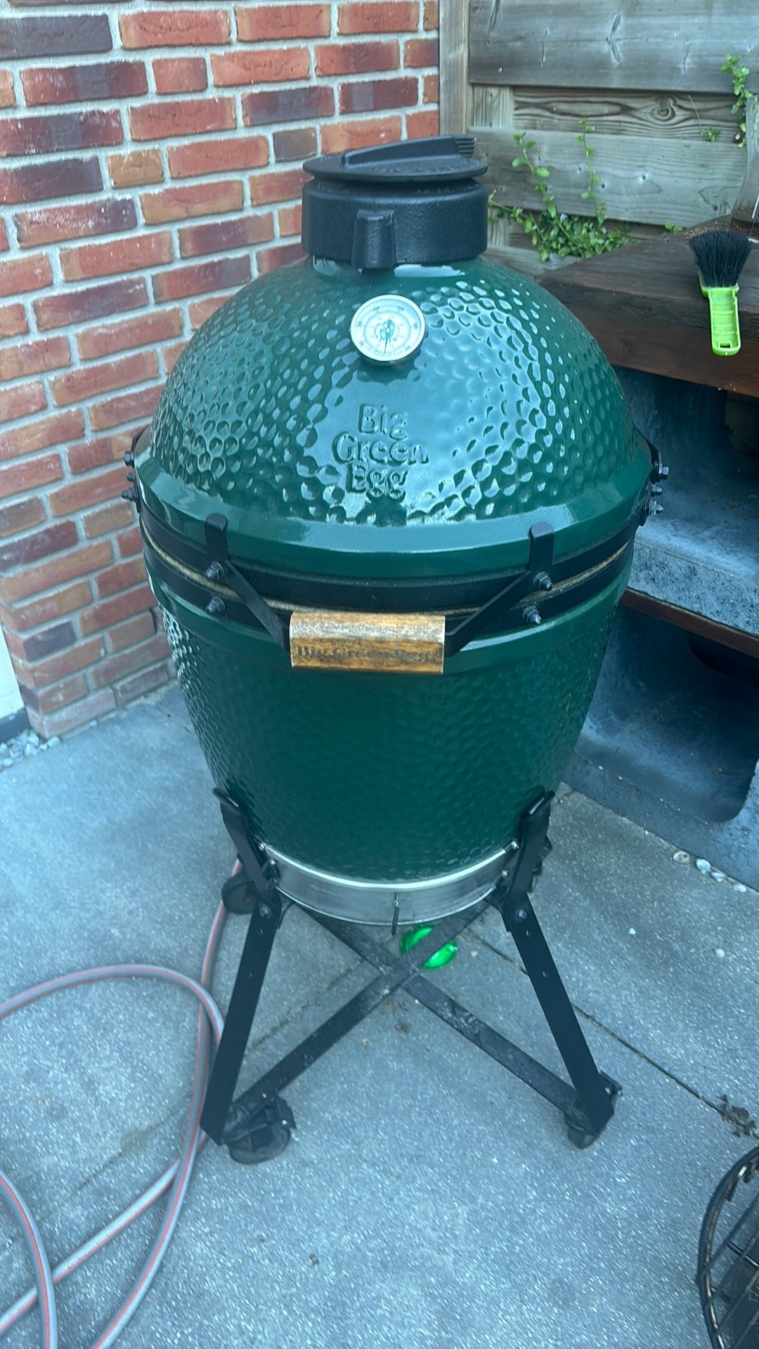 Big green egg medium te koop incl accesoires, Ophalen, Gebruikt