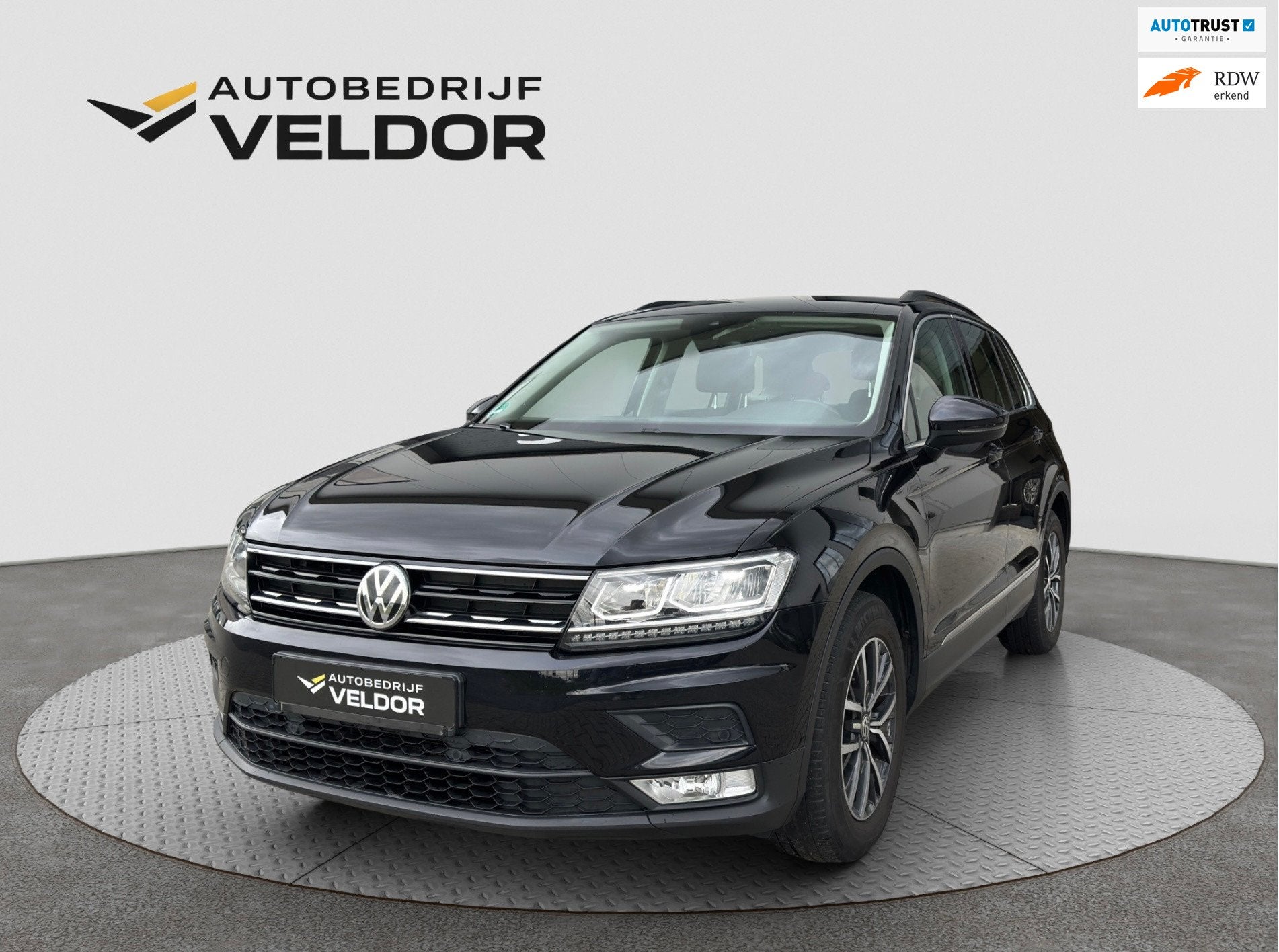 Volkswagen TIGUAN 1.4 TSI 2016 LED / lane assist Nette auto!, Voorwielaandrijving, Gebruikt, 4 cilinders, Zwart
