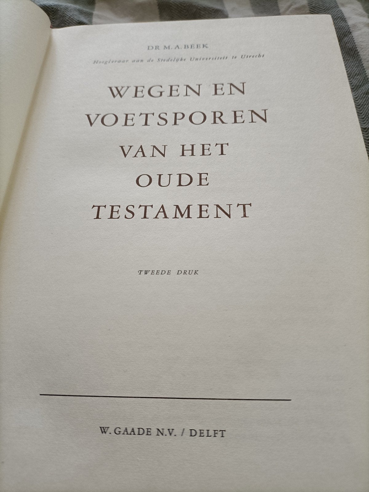 Wegen en Voetsporen van het Oude Testament - Dr. M. Beek, Ophalen of Verzenden, Gelezen, Dr. M. Beek, Christendom | Protestants