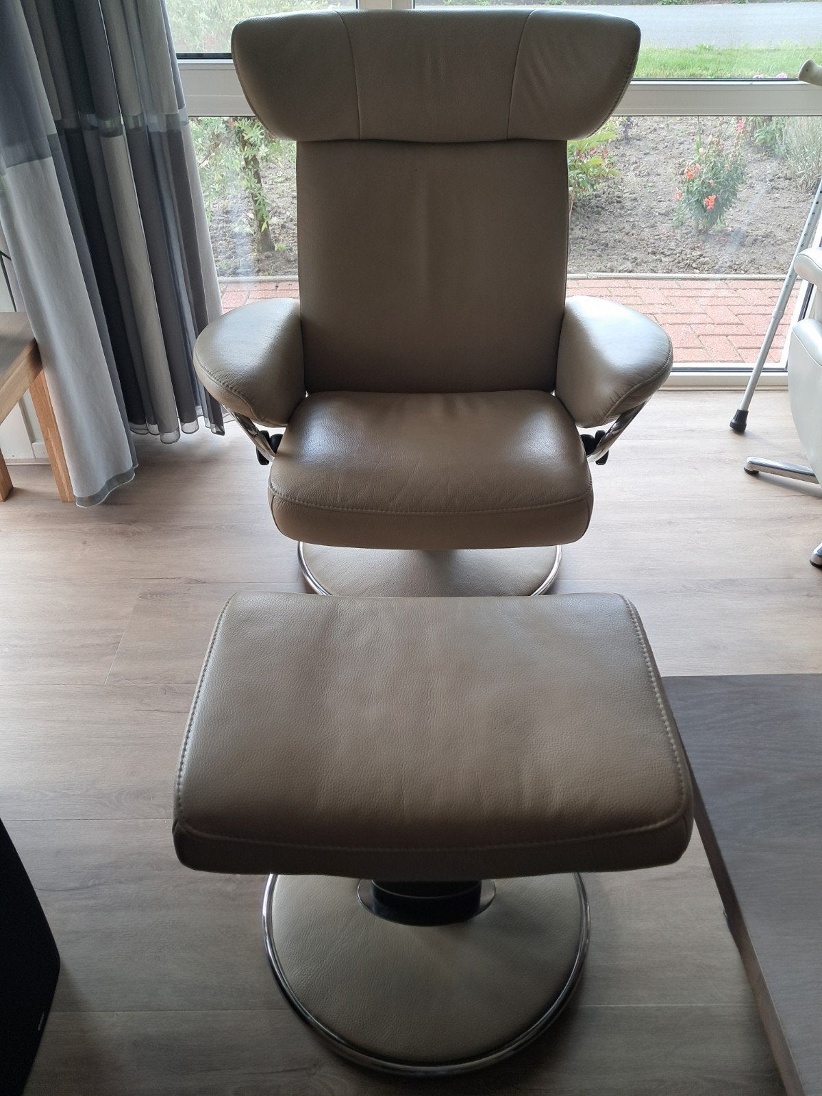 Stressless Relaxfauteuil met voetenbank - Beige leer, Ophalen, Gebruikt, Minder dan 75 cm, Leer