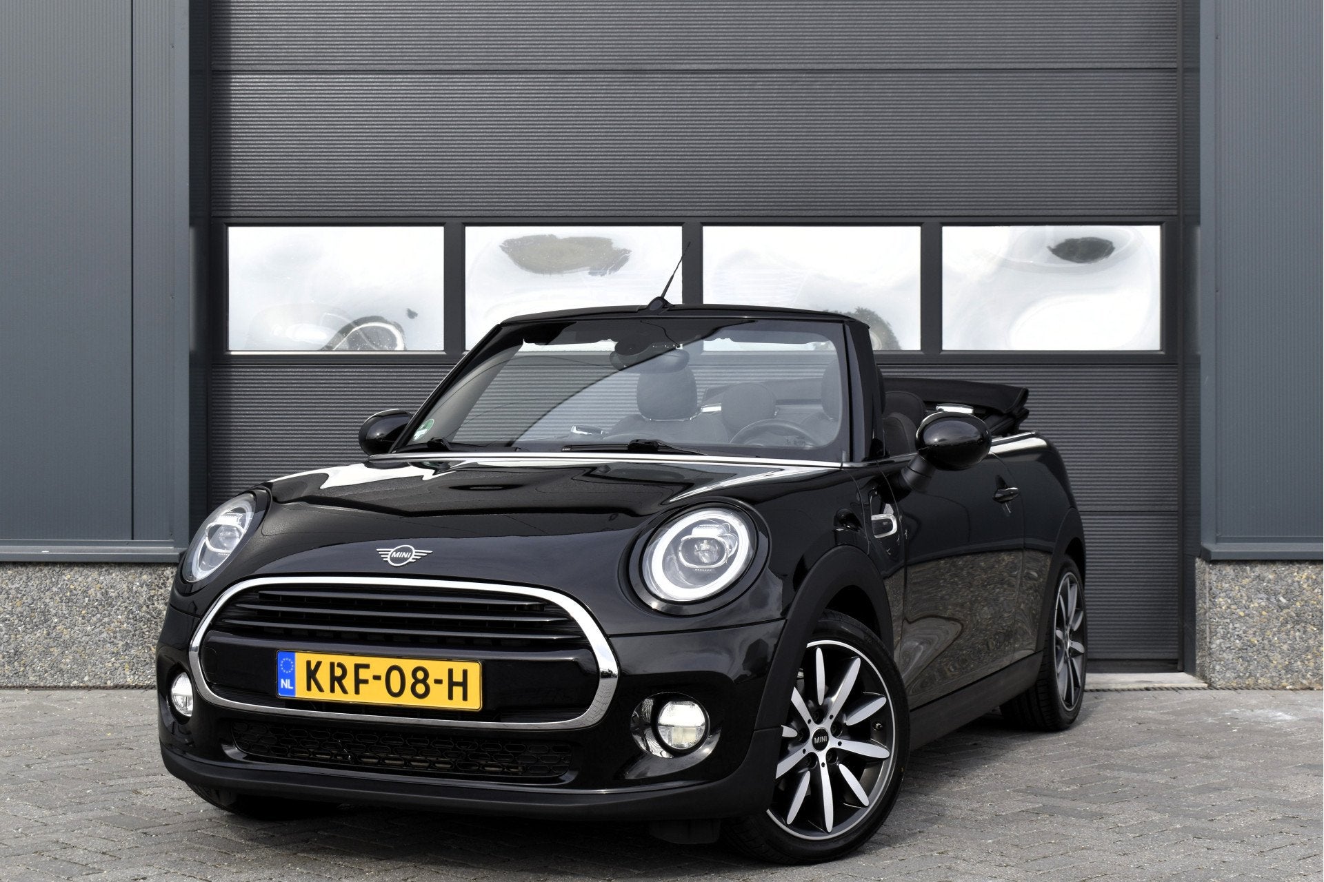 MINI Cabrio 1.5 Cooper Chili Carplay - Navi - Stoelverw., Voorwielaandrijving, 136 pk, Gebruikt, Cabriolet