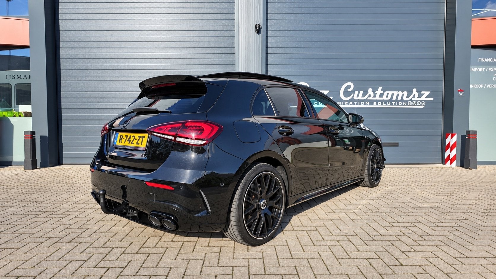 Mercedes-Benz A-klasse 250 e AMG - Pano - Burmester - CarPla, Auto's, Dealer onderhouden, Gebruikt, 4 cilinders, 15 kWh