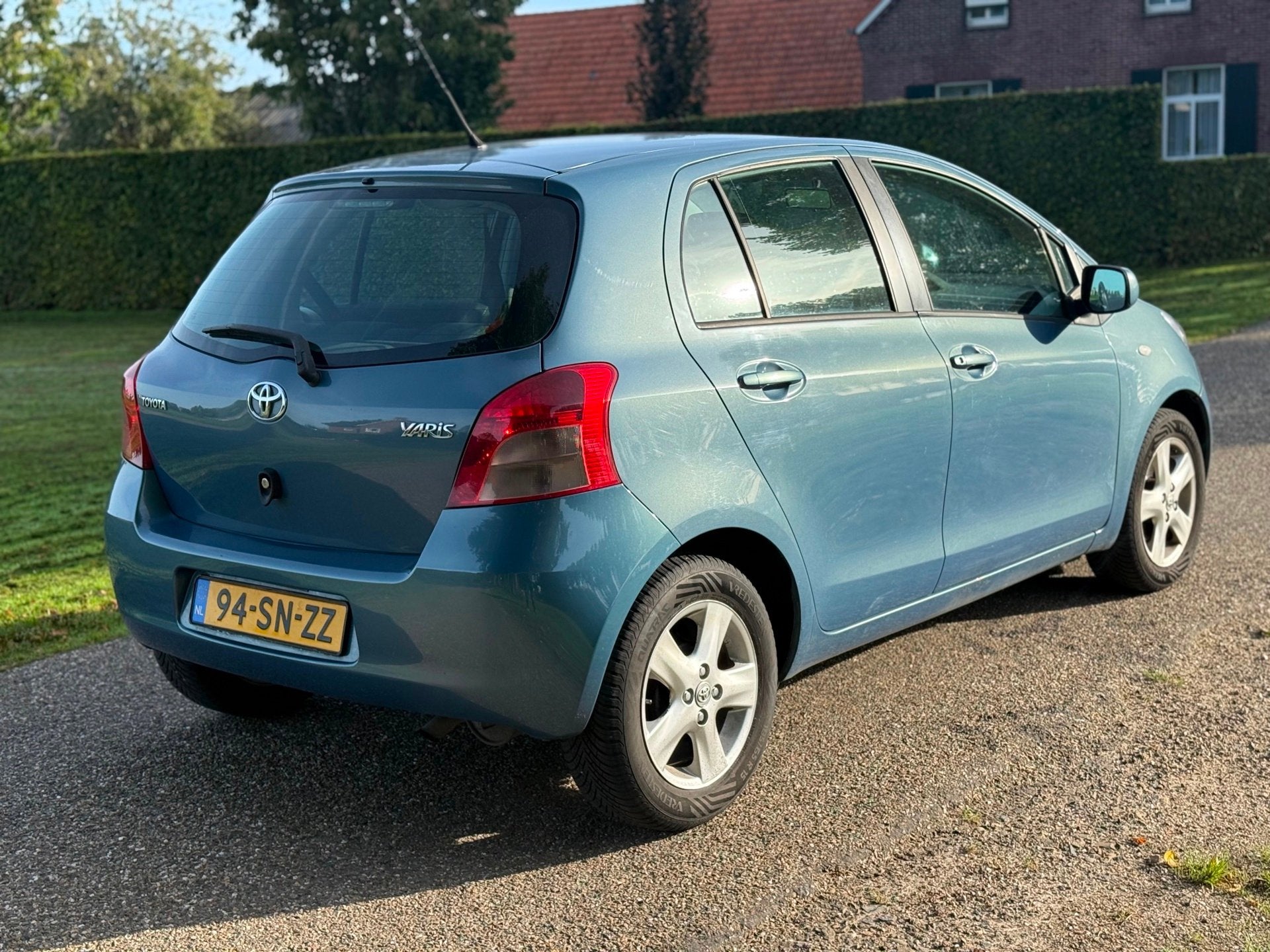 Foto 4 van Toyota Yaris 1.3 VVTi Luna|Airco|5-Deurs|Nieuwe apk