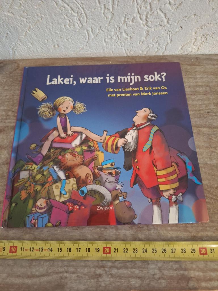 Kinderboek: Lakei, waar is mijn sok? - Elle van Lieshout, Ophalen of Verzenden, Gelezen, Elle van Lieshout & Erik van Os, Fictie algemeen