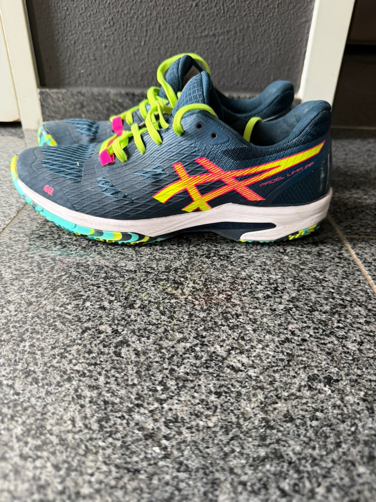 Nieuwstaat: Asics Padel schoenen in maat 43, Ophalen of Verzenden, Zo goed als nieuw, Padelschoenen