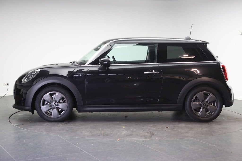 MINI Hatchback Cooper Automaat / LED / Airconditioning / Cru, 12 maanden, Gebruikt, 4 stoelen, Origineel Nederlands
