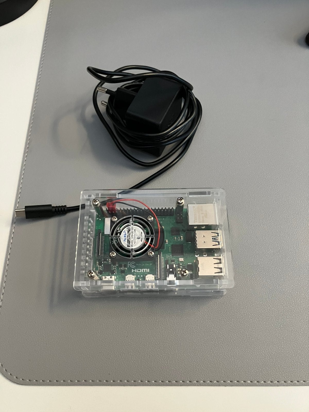 Raspberry Pi 4B met case, Ophalen of Verzenden, Zo goed als nieuw