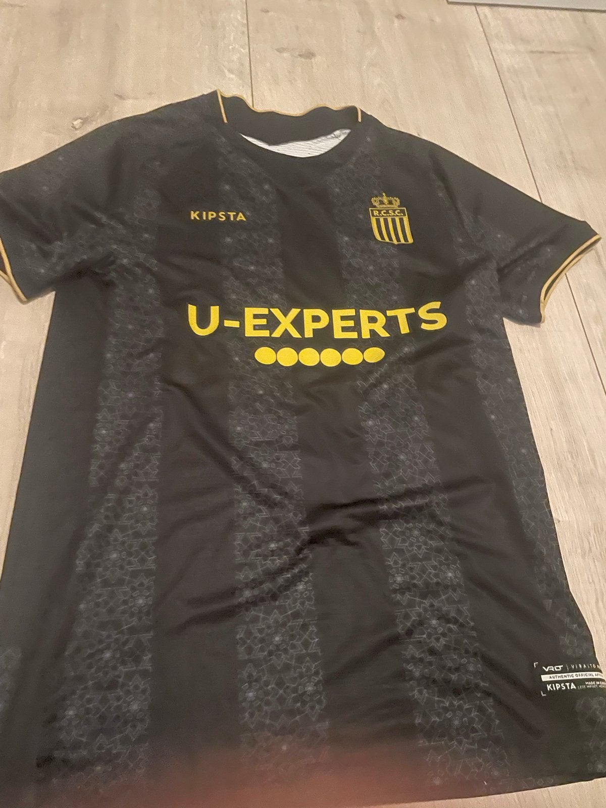 RCSC Charleroi voetbalshirt - Zwart/Goud - Maat S, Kleding | Heren, Zwart, Ophalen of Verzenden, Zo goed als nieuw, Voetbal