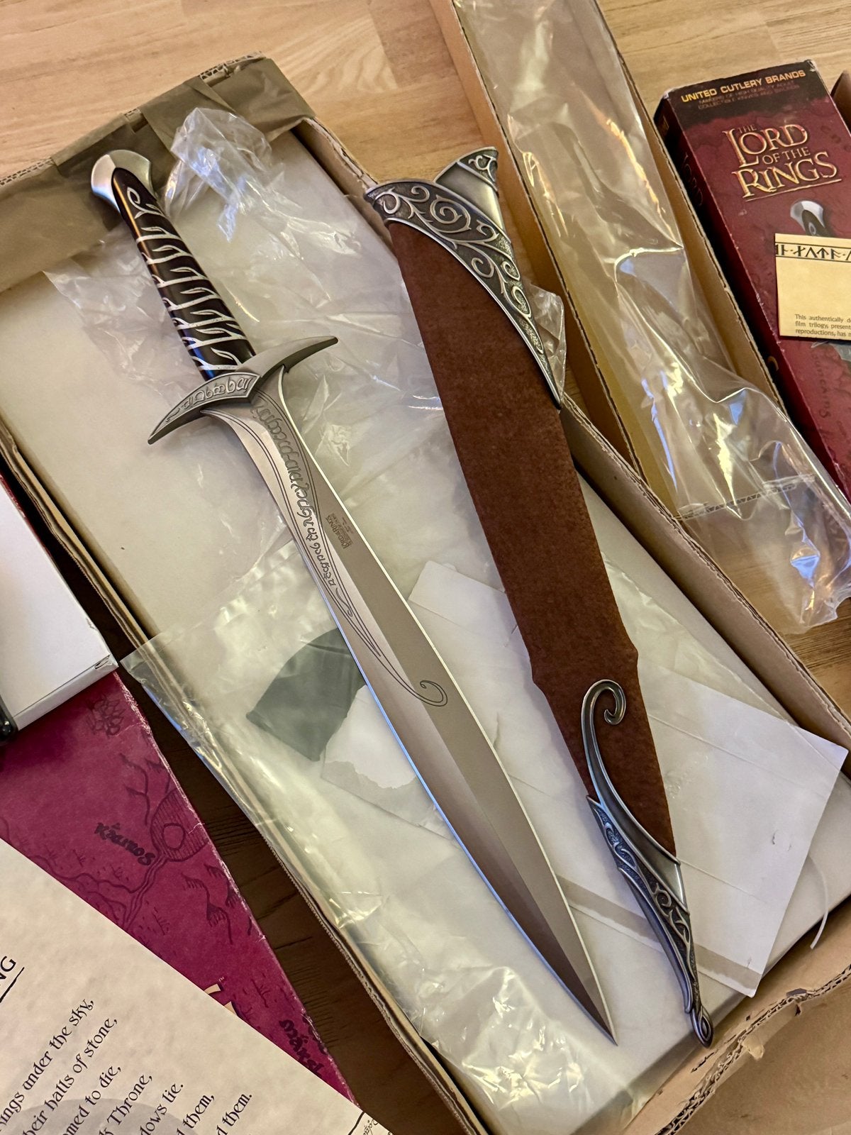 United Cutlery Sting – Sword of Frodo + originele scabbard, Ophalen of Verzenden, Zo goed als nieuw, Replica