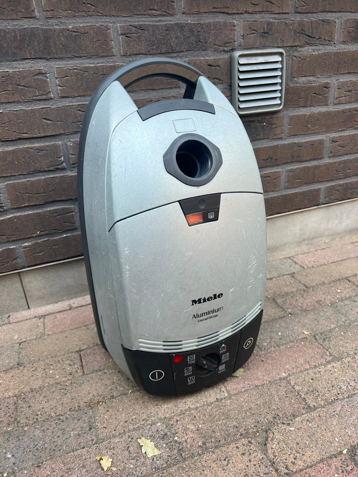 Miele limited edition werkt goed en krachtig zonder slang, Witgoed en Apparatuur, Stofzuigers, Gebruikt, Miele, Steelstofzuiger