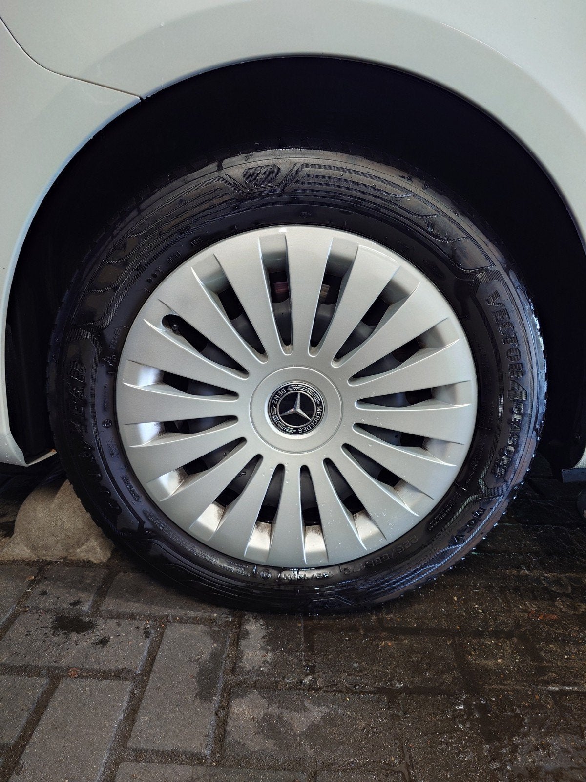Good Year All-Season Banden met Velgen en Wieldoppen R17C, Ophalen, Banden en Velgen, 17 inch, All Season