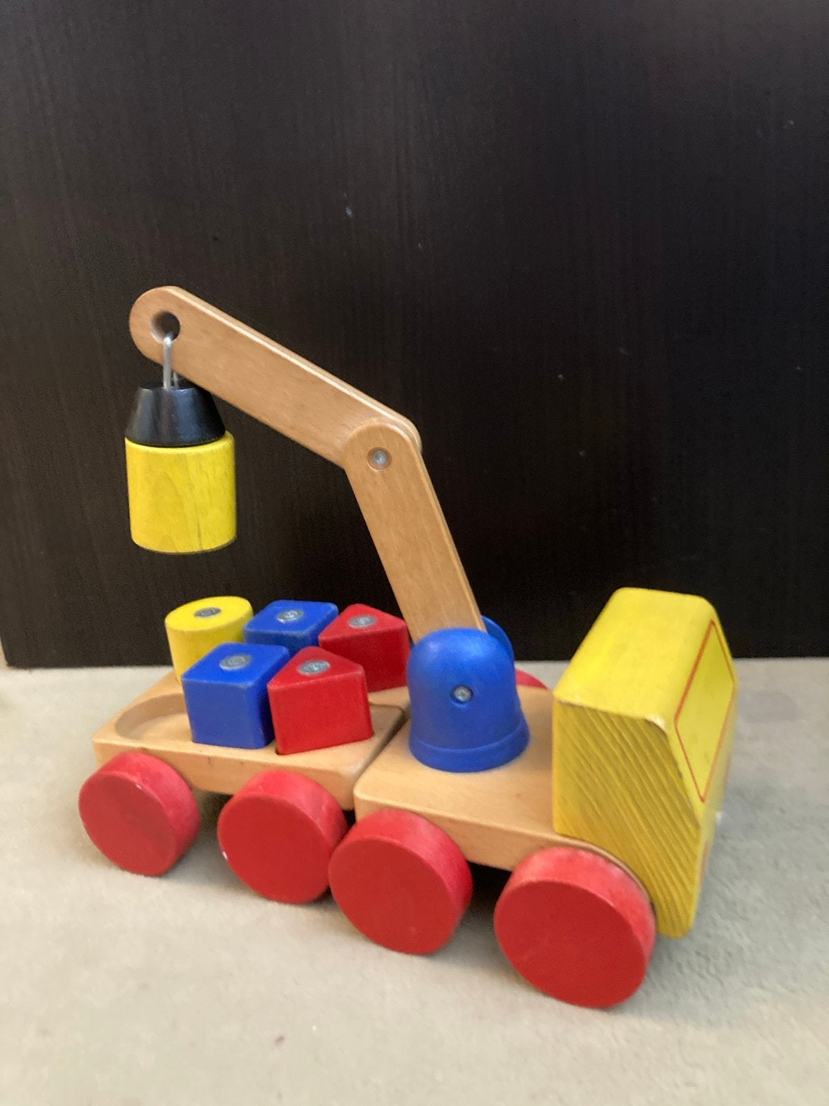Houten speelgoedkraan met blokken, Kinderen en Baby's, Ophalen of Verzenden, Gebruikt, Rij- of Hobbelspeelgoed