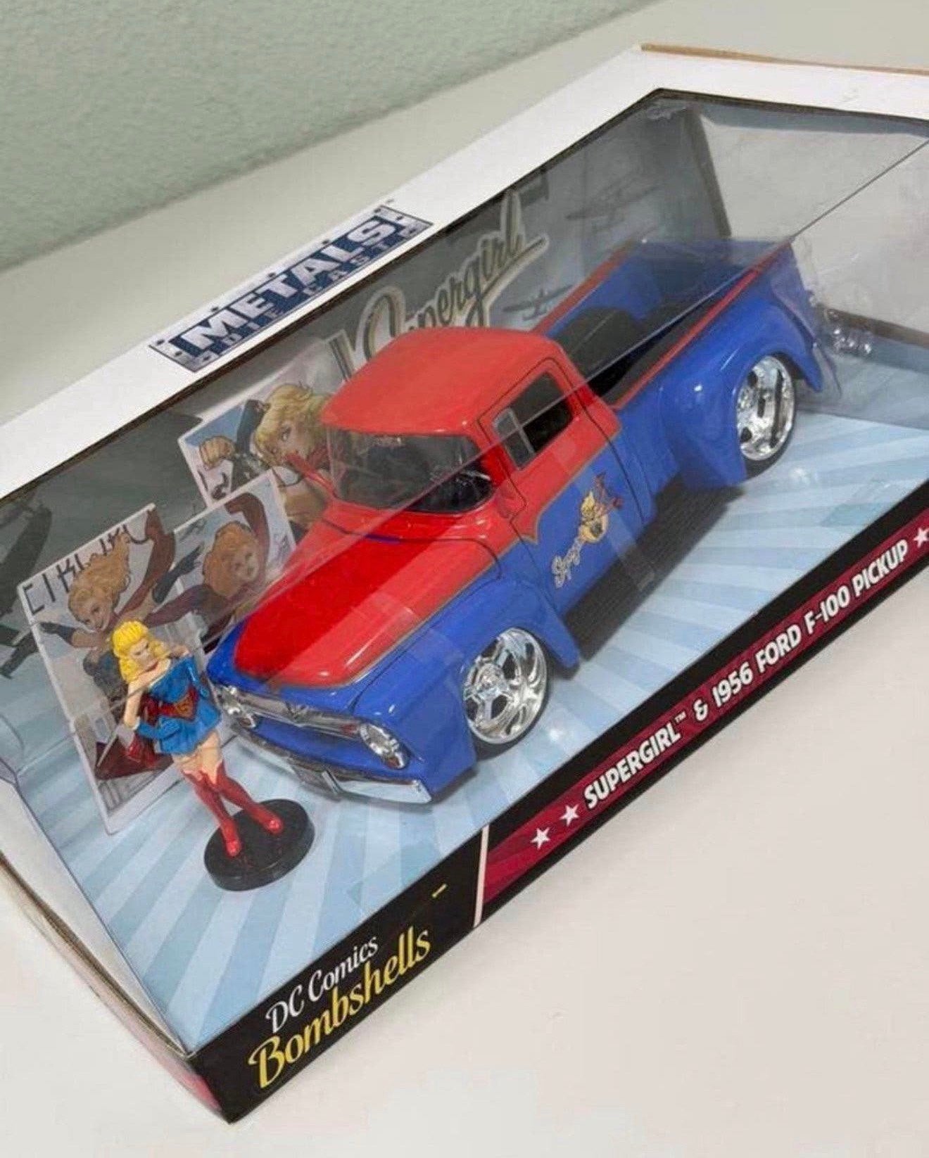 Ford F-100 Pick Up 1956 Supergirl DC-Comics Bombshells 1:24, J, Auto, Nieuw, Ophalen of Verzenden
