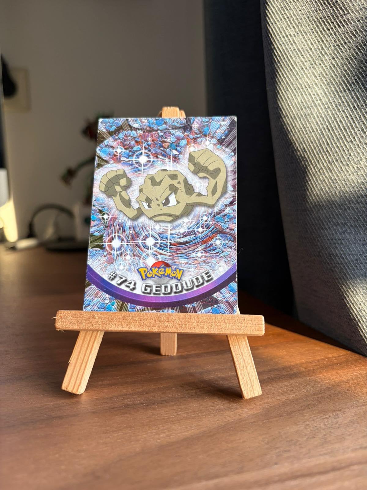 Pokémon TV Topps 1999 #74 Geodude, Ophalen of Verzenden, Zo goed als nieuw, Losse kaart