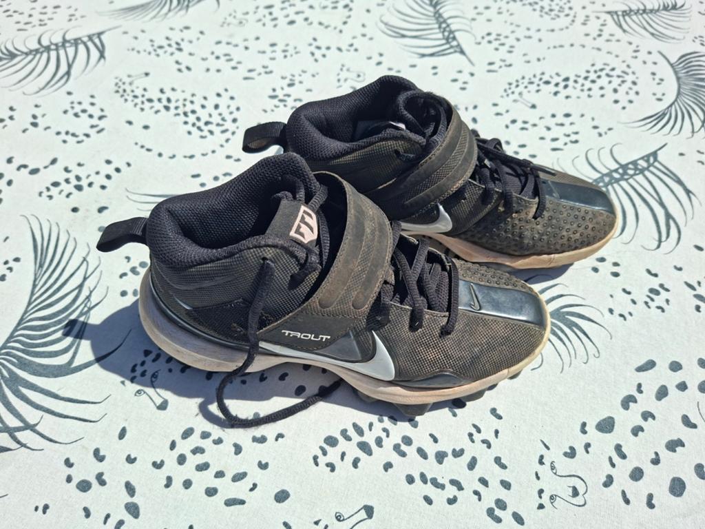 Nike Honkbalschoenen - Maat 35 (helaas te klein), Sport en Fitness, Honkbal en Softbal, Ophalen, Gebruikt, Schoenen