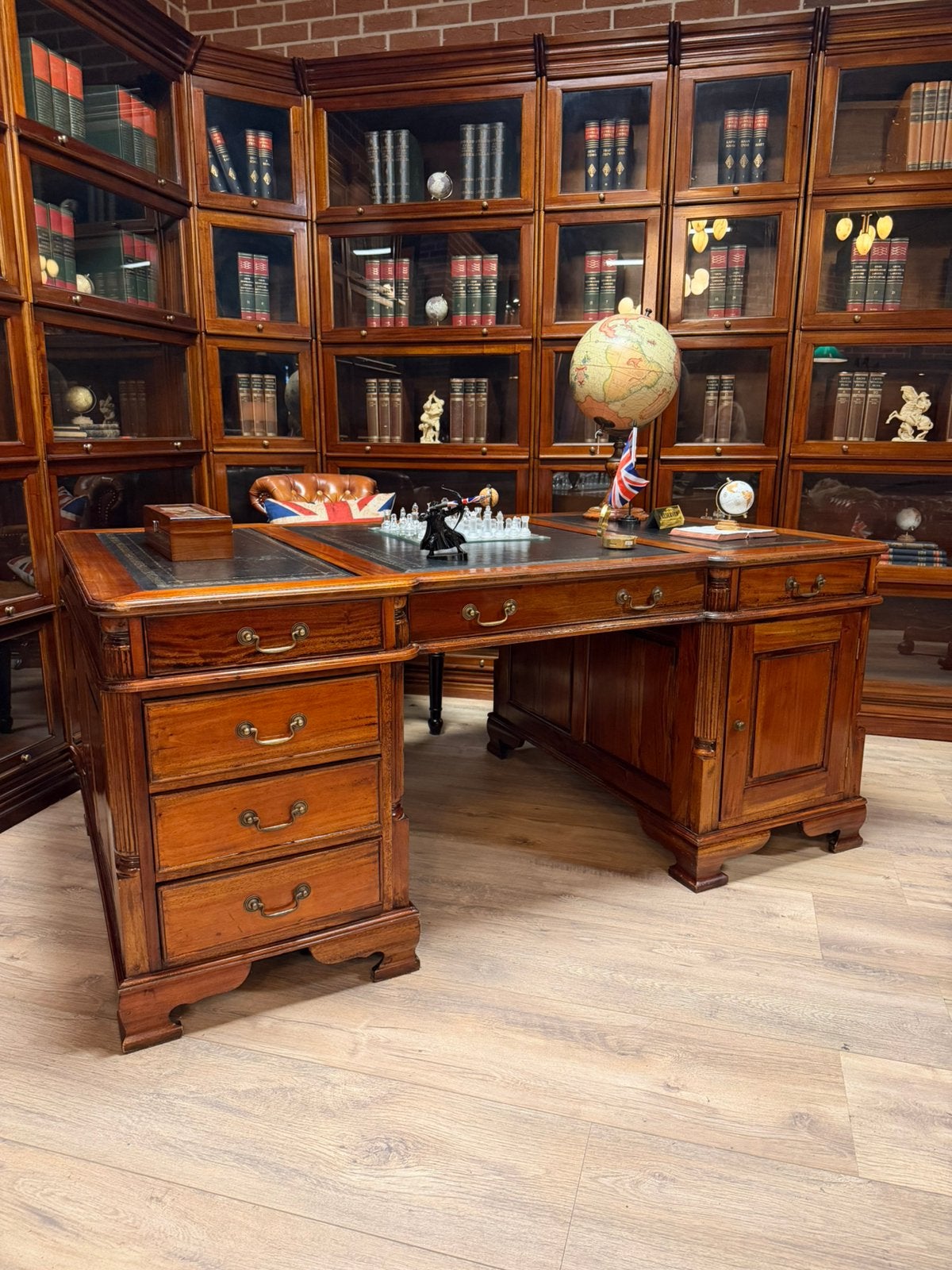 Engels bureau Chesterfield Partnerdesk Mahonie 180 cm, Ophalen