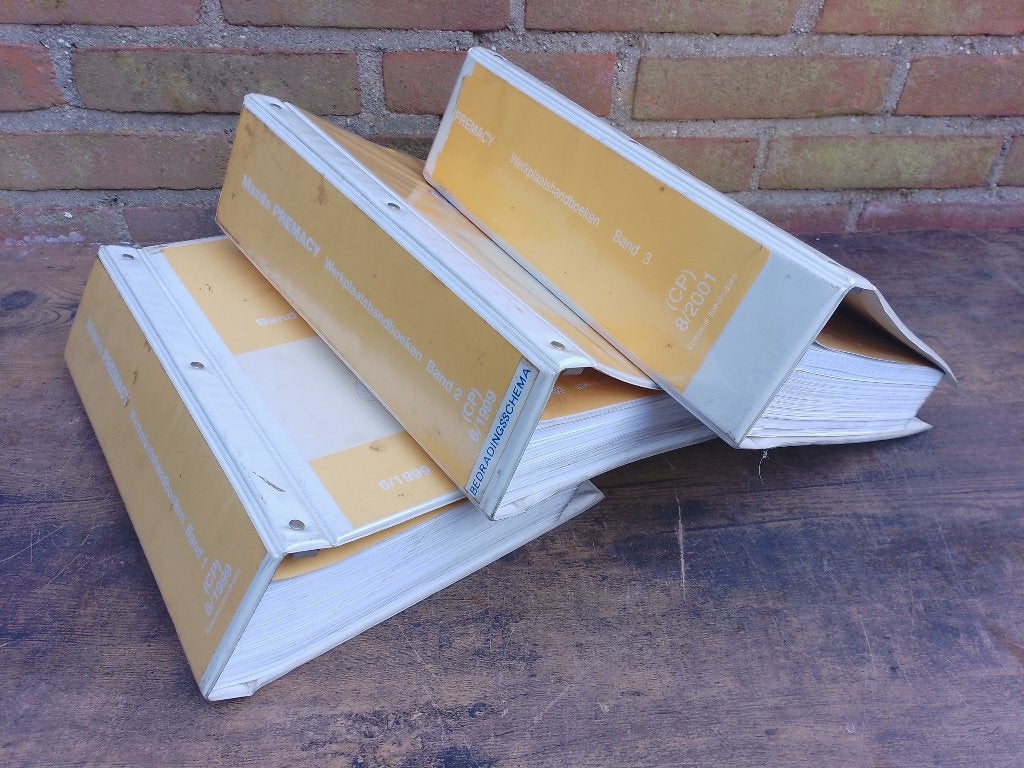 Set dealer werkplaatsboeken (3volle klappers) Mazda Premacy, Ophalen of Verzenden, Gelezen, Mazda