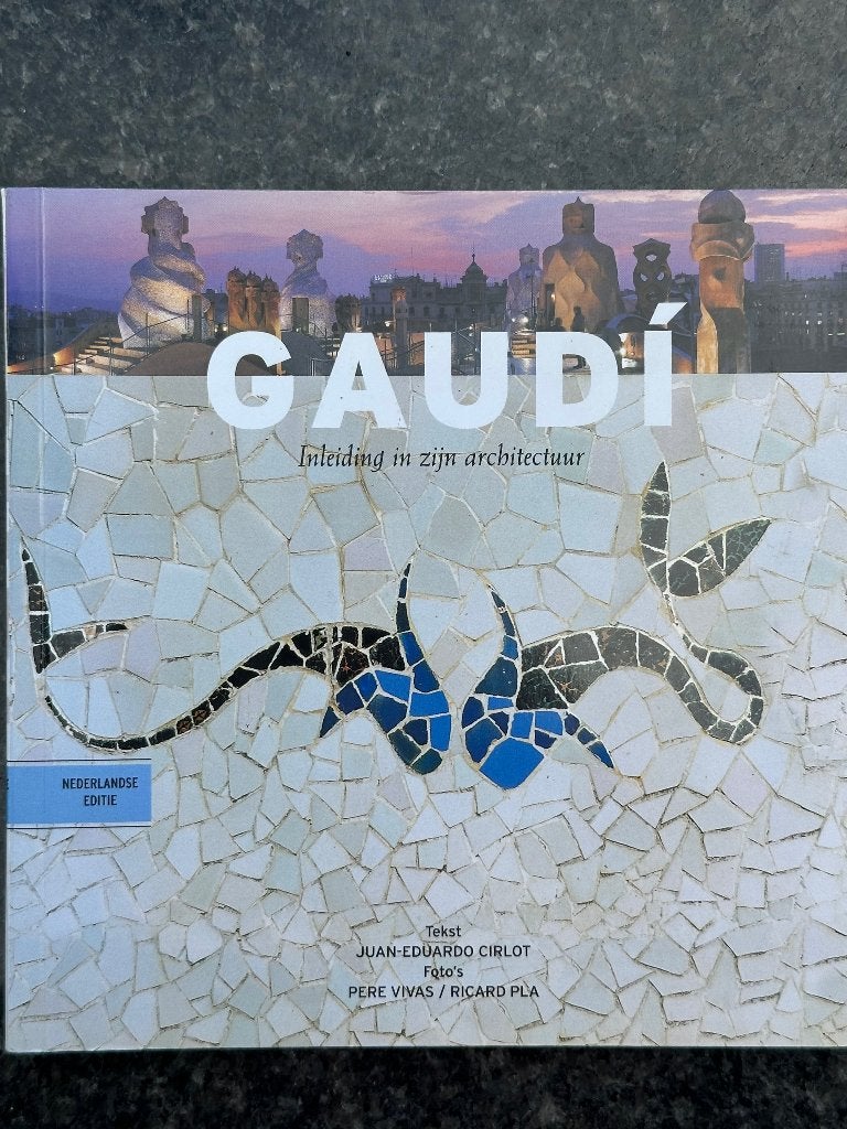 Gaudi, Triangel, Verzenden, Zo goed als nieuw, Juan-Eduardo Cirlot, Architectuur algemeen