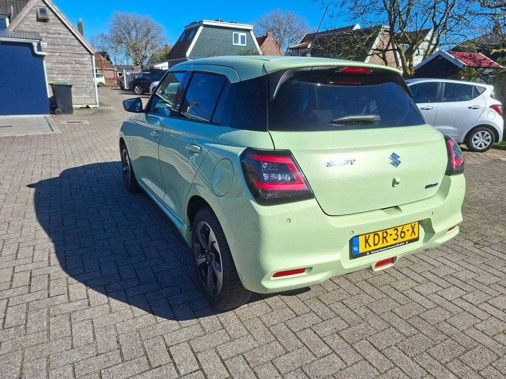 Suzuki SWIFT 1.2 Style Smart Hybrid automaat carplay adapt c, Auto's, Euro 6, 400 kg, Swift, Geel