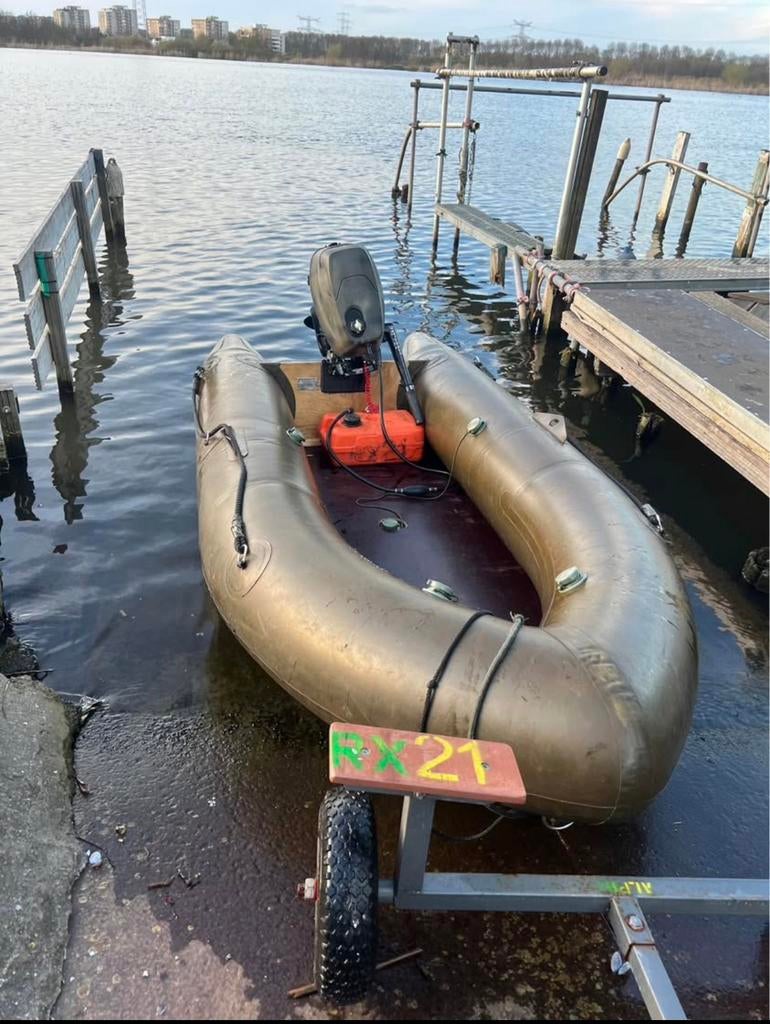 Rubberboot Met buitenboordmotor, Watersport en Boten, Ophalen of Verzenden