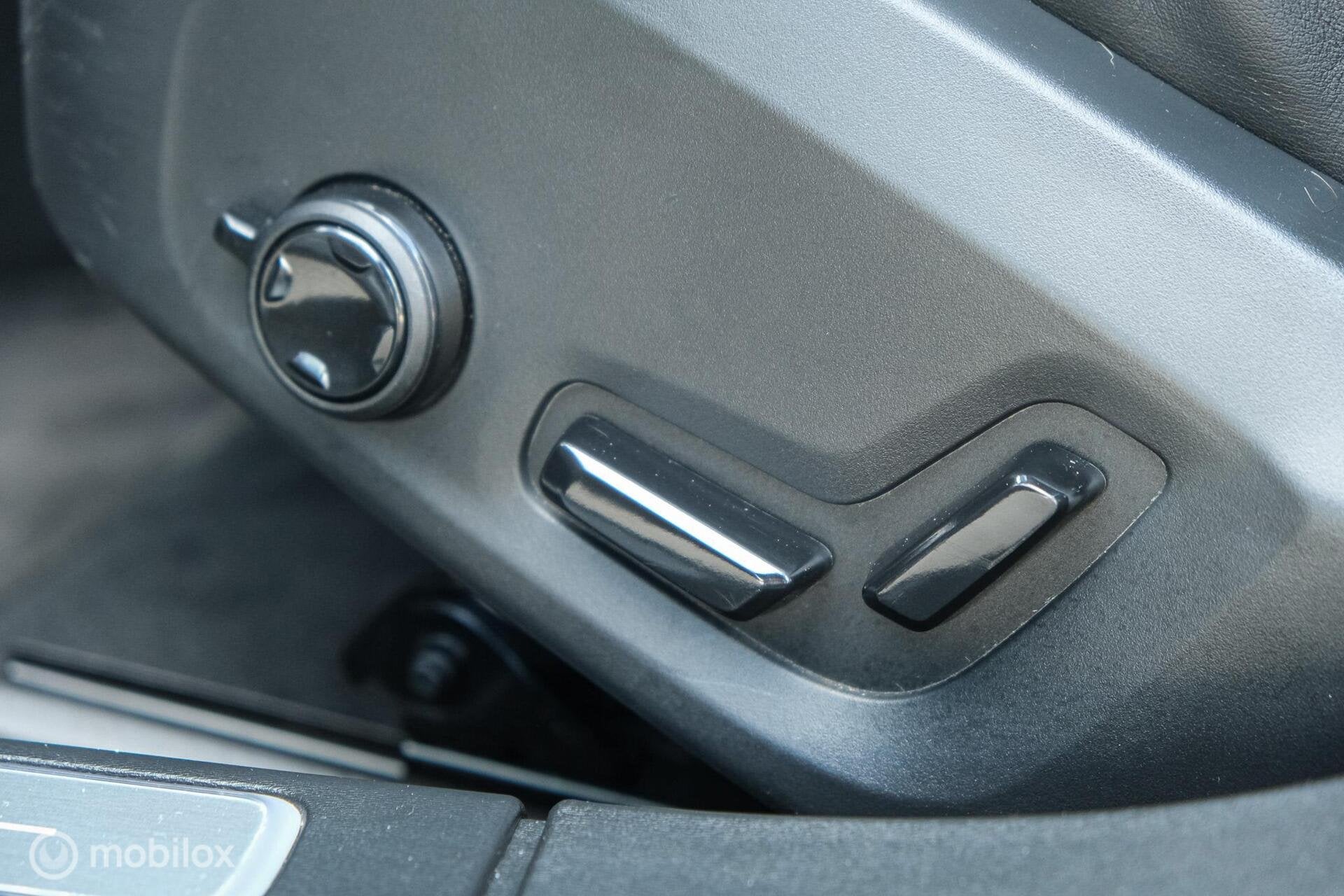 Foto 29 van Volvo V90 2.0 T8 AWD R-Design | Stoel en stuurwielverwarming