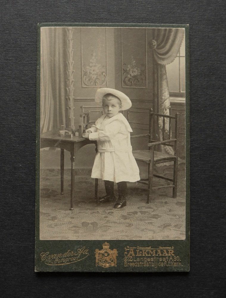 Carte de Visite - Meisje met grote hoed - Alkmaar, Verzamelen, Gebruikt, Verzenden, Foto, Voor 1940