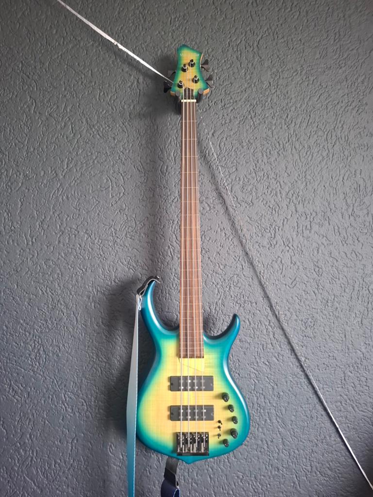 Sire Marcus Miller M7 Fretless 4-snarige bass, Muziek en Instrumenten, Ophalen, Zo goed als nieuw, Elektrisch, Fretloos
