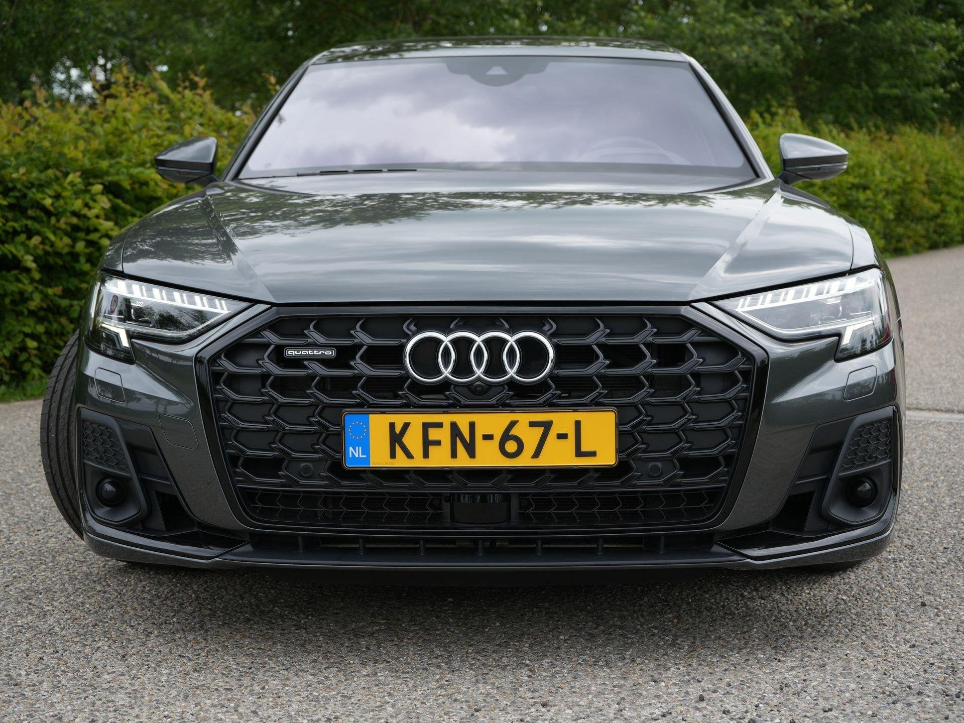Foto 22 van Audi A8 S-Line 60 TFSI e 462 PK QUATTRO | Vierwielbesturing