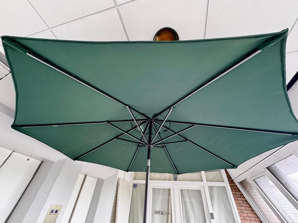 Parasol groen - intratuin, Ophalen, Gebruikt