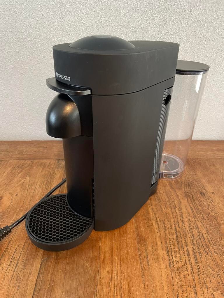 Nespresso Vertuo met cups, Ophalen, Zo goed als nieuw, Koffiemachine