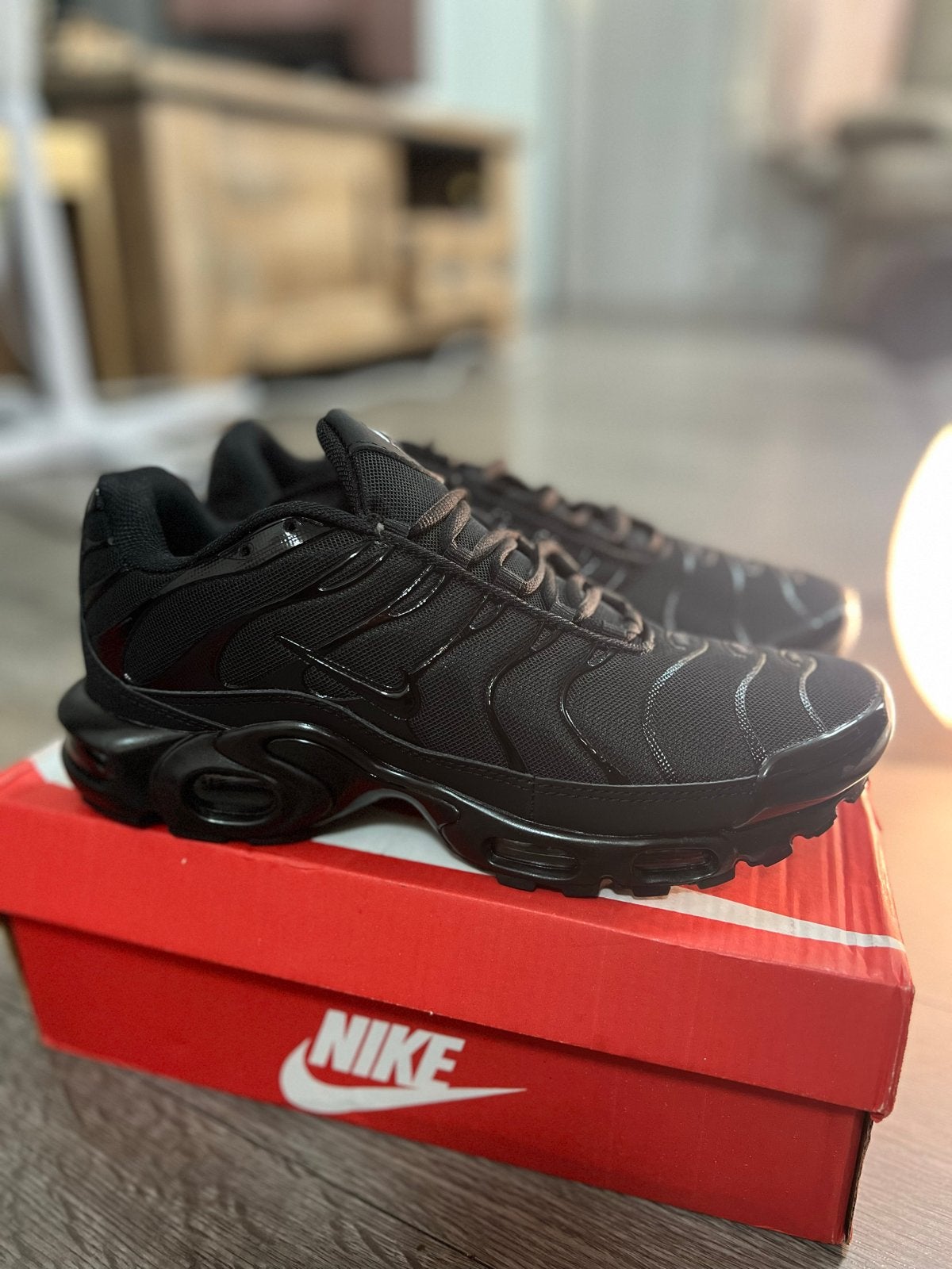 Nike Air Max Plus TN - Zwart, Kleding | Heren, Ophalen of Verzenden, Nieuw, Zwart, Sneakers of Gympen