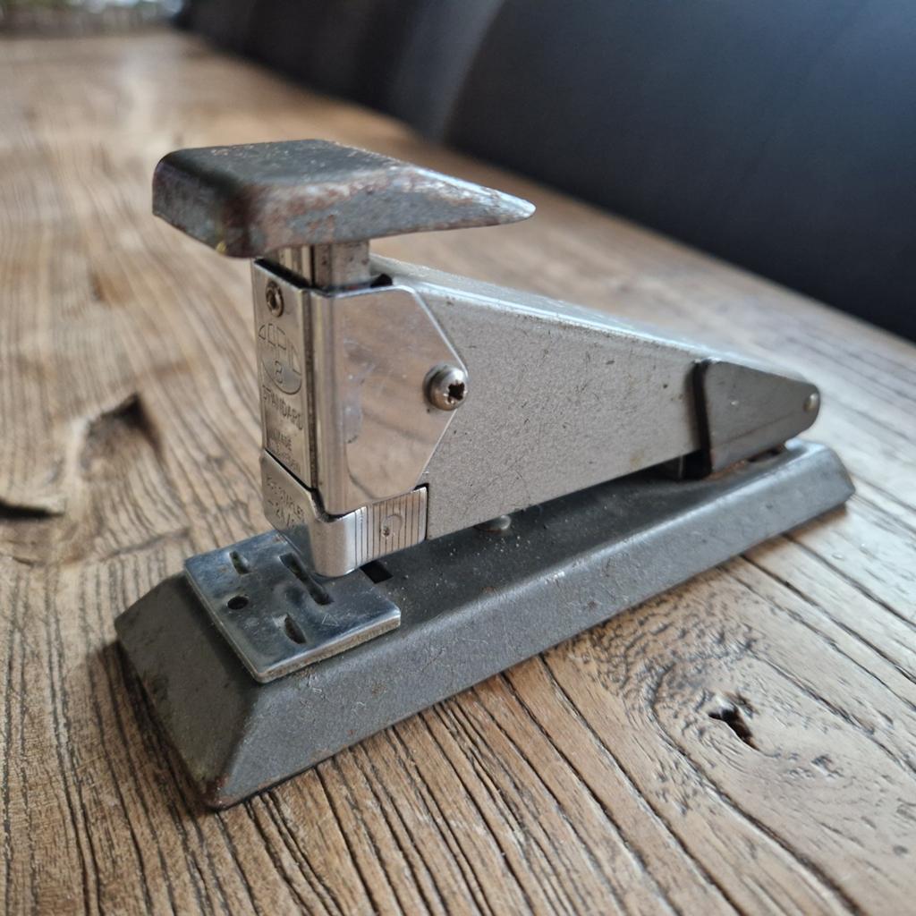 Vintage RAPID 8 Standard nietmachine - Industrieel design, Antiek en Kunst, Antiek | Kantoor en Zakelijk, Ophalen of Verzenden