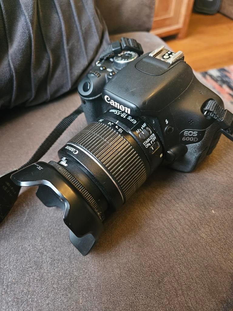 Canon EOS 600D Spiegelreflexcamera met EF-S 18-55mm lens, Audio, Tv en Foto, Fotocamera's Digitaal, Gebruikt, Spiegelreflex, Canon