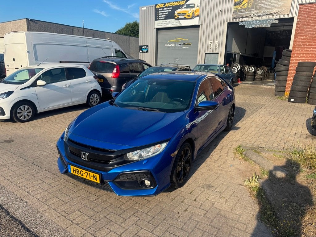 Honda Civic 1.0 i-VTEC Elegance Camera Carplay Stoel Verwarm, Auto's, Voorwielaandrijving, Gebruikt, 129 pk, Alcantara
